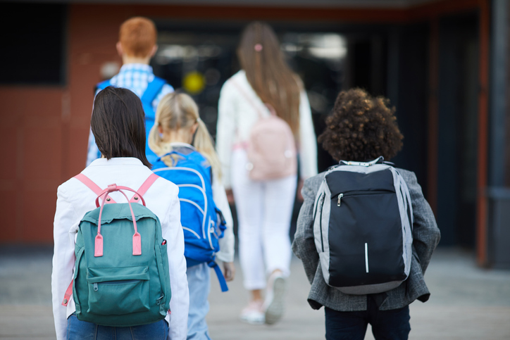 Como evitar problemas de espalda con las mochilas