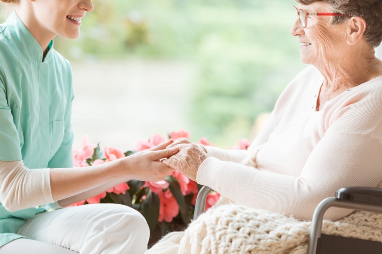 Todo lo que debe saber enfermería sobre los cuidados del paciente geriátrico