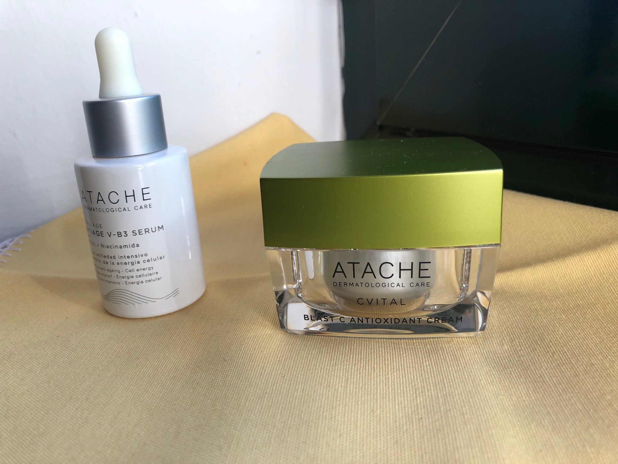 Probando los dermocosméticos de Atache para el cuidado de la piel