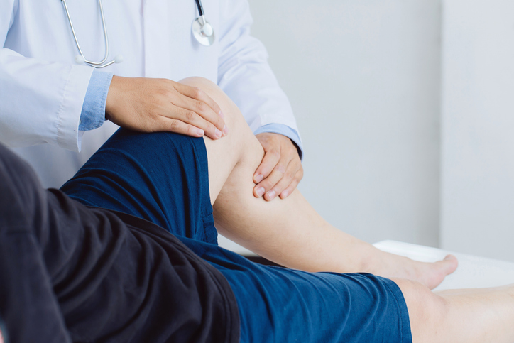 Consejos para una rápida recuperación tras una cirugía de prótesis de rodilla