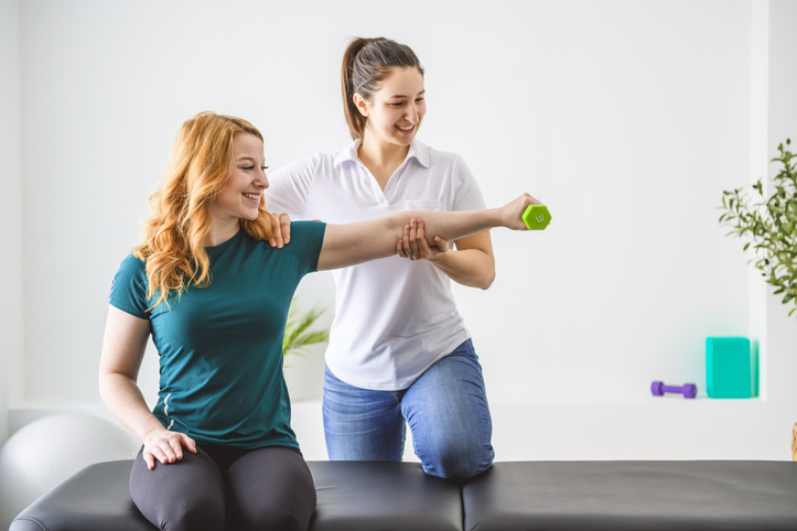 ¿Los seguros de salud cubren la fisioterapia y la rehabilitación?