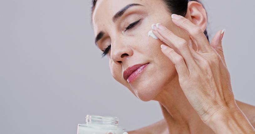 Todo sobre el ácido hialurónico y la gama Intensive Hyaluronic+ de Esthederm