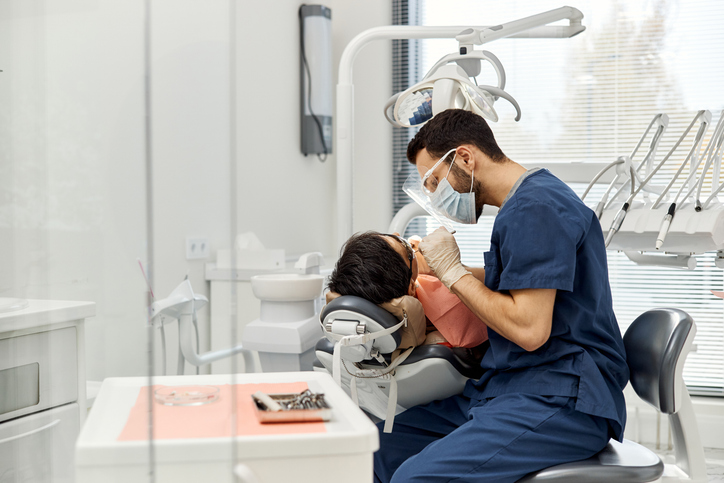 Clínica dental en Palma de Mallorca: qué factores tener en cuenta antes de elegir